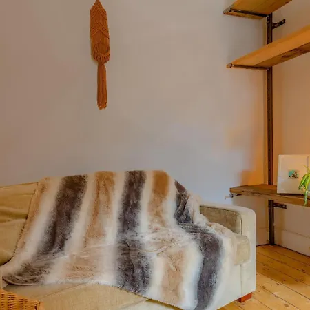 Victorian Near Gloucester Road * Bristol